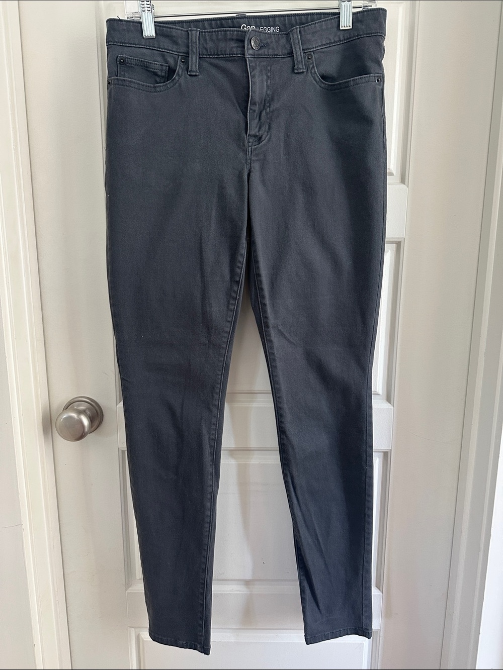 GAP Women's Skinny Jeans in Charcoal Black